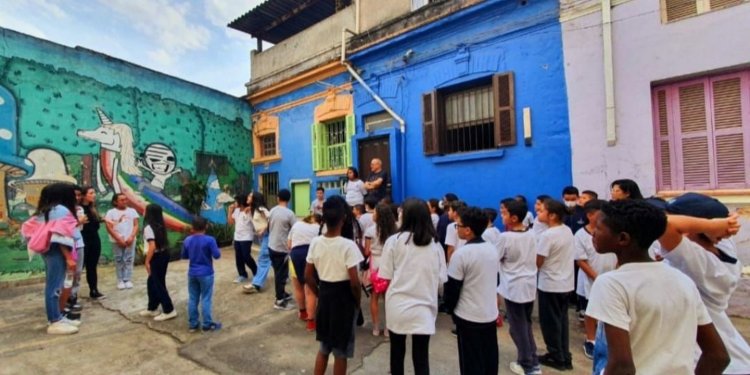 Professores envolvem jovens da periferia com projetos inspiradores