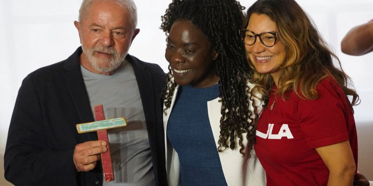 Lula critica difusão do ódio na política