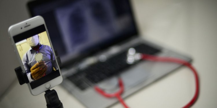 Telemedicina foi usada por um terço dos médicos de SP e MA na pandemia