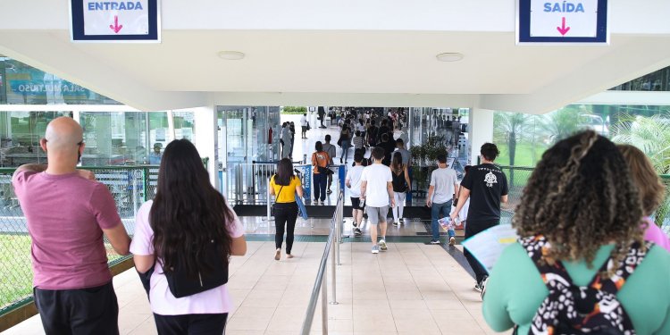 Plataforma Questões do Enem ajuda estudante a se preparar para provas