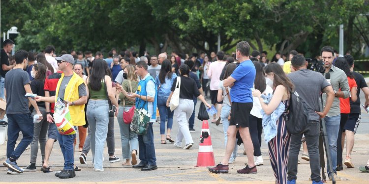 Segundo dia de Enem aborda questões cotidianas e pandemia
