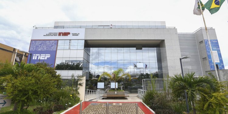 Gabaritos do Enem serão divulgados hoje