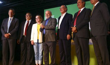 Lula anuncia cinco ministros do futuro governo