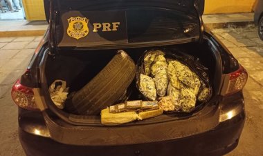 Casal é detido pela PRF com drogas no porta-malas em Leopoldina