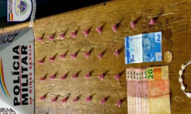 Ubá: Polícia Militar apreende autores de tráfico de drogas no bairro Olaria