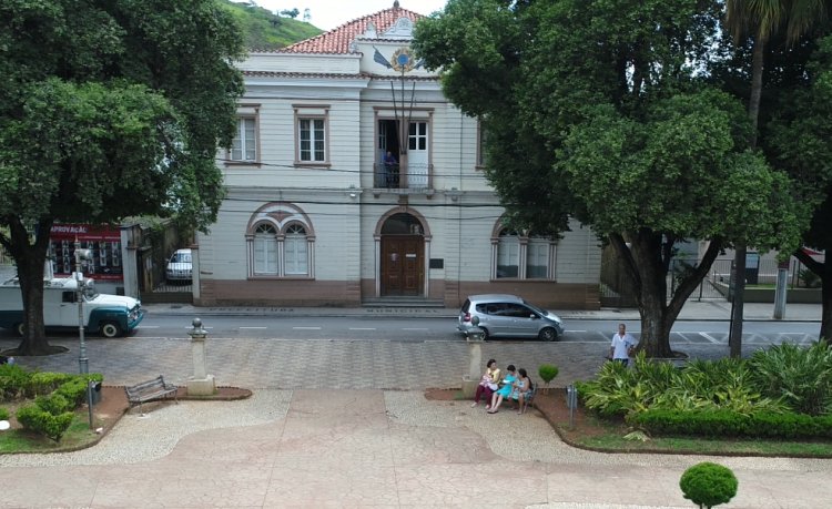 Prefeitura de Ubá define reajuste salarial de 8% para servidores