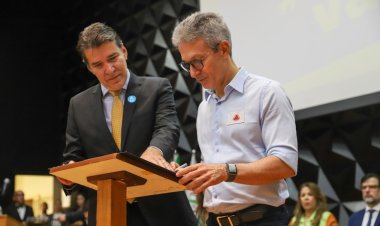 Governador participa de cerimônia que contempla municípios com melhores índices de vacinação