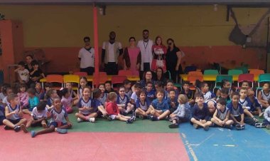 Ubá: Saúde realiza teatro infantil nas escolas contra o Aedes