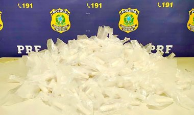 Passageiro de ônibus é preso com mais de 700 pinos de cocaína, em Leopoldina