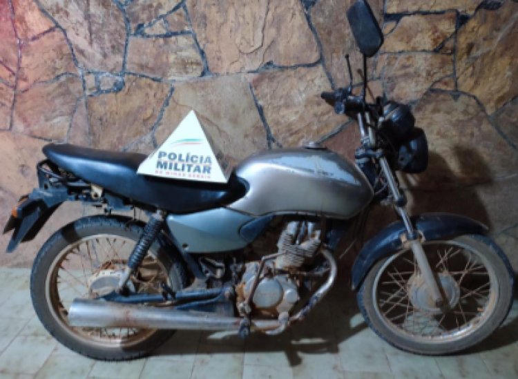 Polícia Militar recupera motocicleta furtada em Guidoval