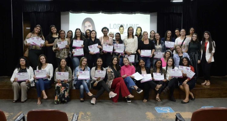 Ubá: Alunas do Capacita Mulher recebem certificado