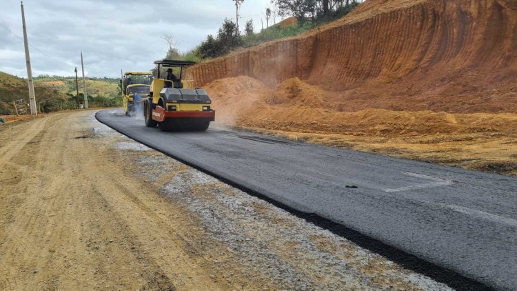 Ubá: Contorno Rodoviário recebe asfalto usinado CBUQ