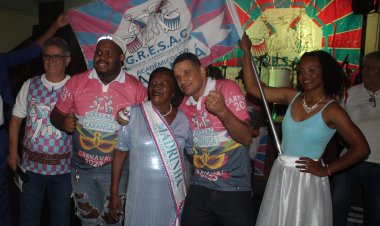 Acadêmicos do Caxangá festeja seus 44 anos e Tuta recebe faixa de Madrinha da GRESAC