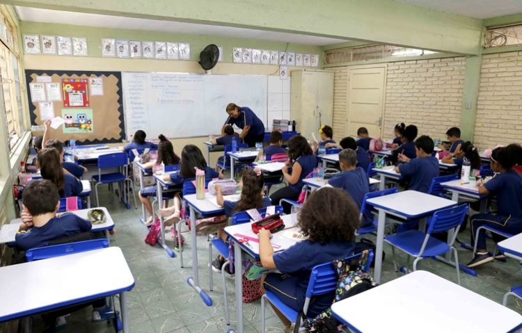 Governo de Minas publica segundo lote com mil nomeações de excedentes aprovados no concurso da Educação