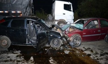 Colisão frontal em Muriaé deixa sete pessoas feridas, uma em estado grave