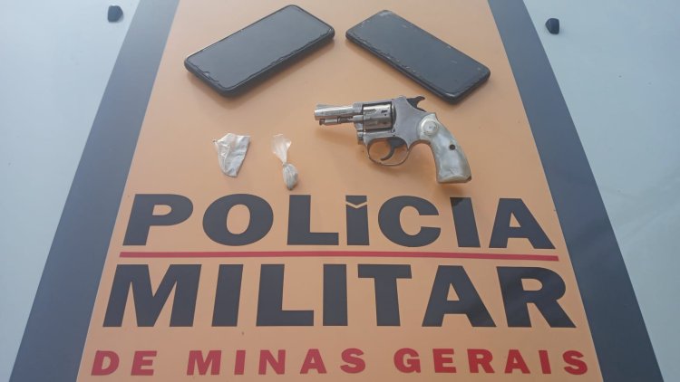 Coronel Pacheco: Dois homens são presos com papelotes de cocaína e um revólver cal. 22 na MG 353