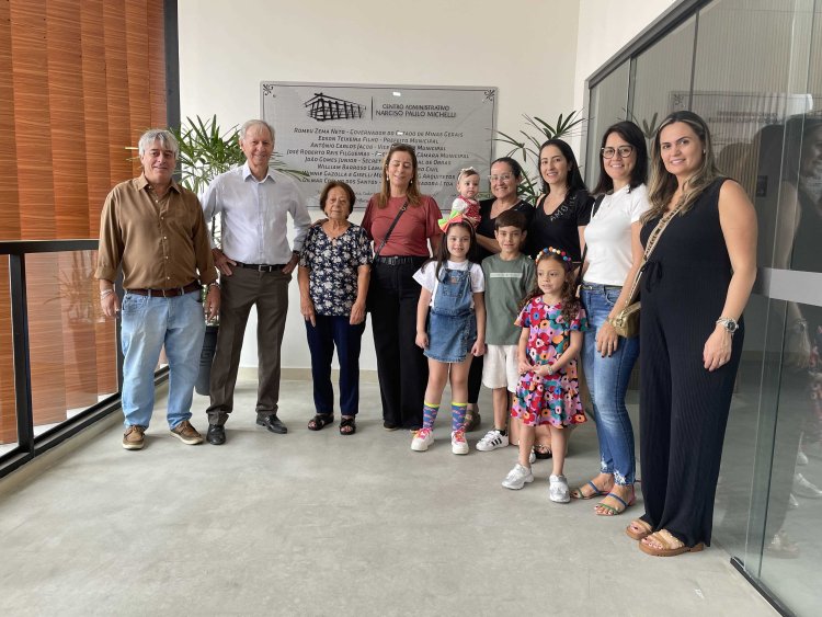 Família do ex-prefeito Narciso Paulo Michelli visita Centro Administrativo de Ubá