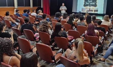 Capacita Jovem realiza aula inaugural do curso preparatório ENEM 2023 em Ubá