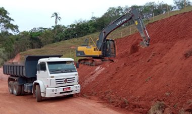 Obras avançam na MG-280, entre Paula Cândido e Divinésia, na Zona da Mata