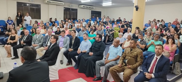 Sessão solene de entrega dos títulos  de  Cidadania Honorária de Ubá e da  Comenda Ary Barroso