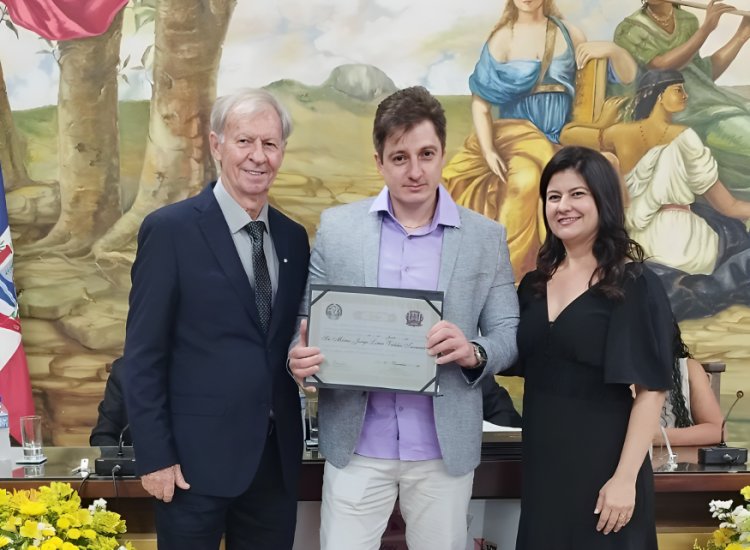 Doutor Mário Jorge Lima Valdez Tavares recebe título de Cidadania Honorária de Ubá