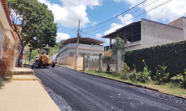 Prefeitura de Ubá asfalta ruas no Santa Bernadete