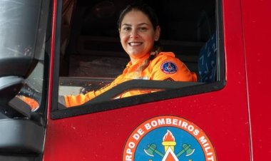 Amor, tensão e responsabilidade marcam o dia a dia de mulheres que dirigem viaturas de grande porte dos Bombeiros em Minas
