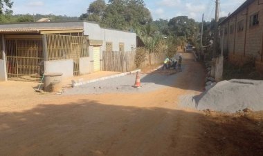 Prefeitura realiza calçamento em bloquetes em Ubá Pequeno