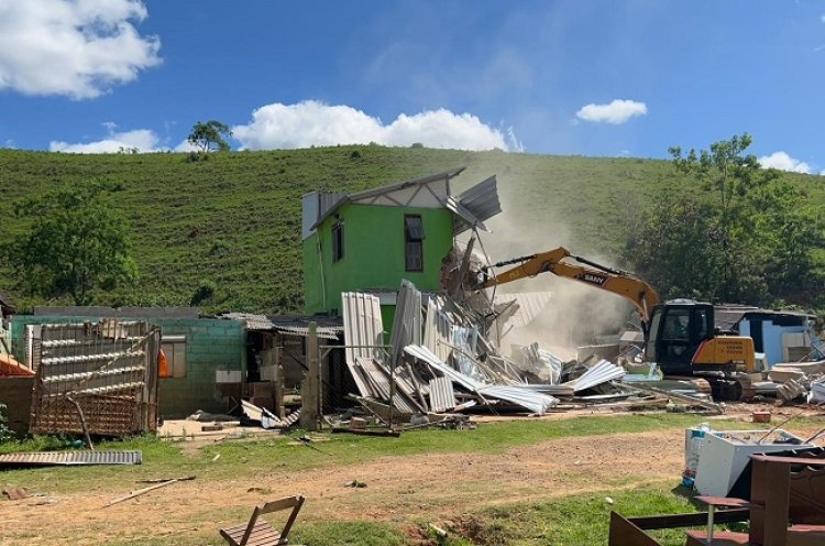 Decisão proferida em ação do MPMG determina a demolição de barracos de pesca construídos às margens de represa em Ewbank da Câmara