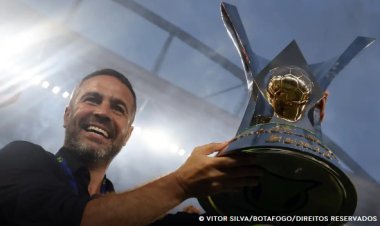 Artur Jorge, do Botafogo, é indicado a melhor técnico das Américas