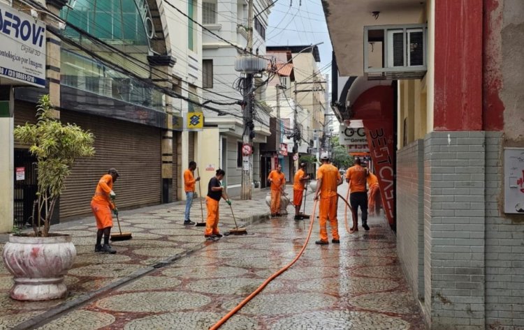 Centro de Viçosa recebe operação de limpeza para garantir bem-estar e conforto à população
