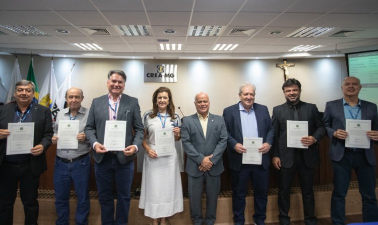 Novos diretores do Crea-MG tomam posse em primeira Plenária do ano