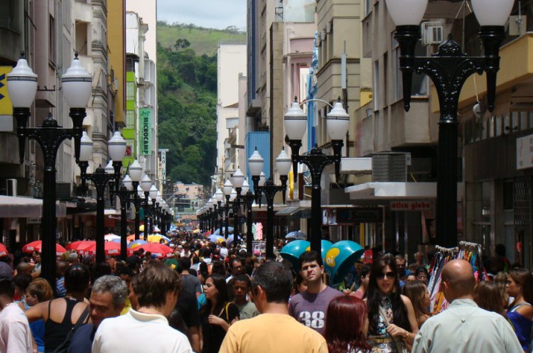 Comércio de Juiz de Fora, único setor com saldo positivo de emprego
