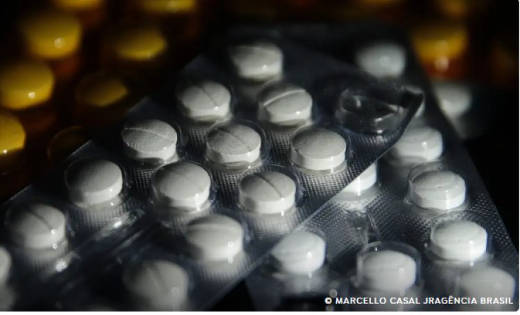 Juiz suspende norma que autoriza farmacêuticos a prescreverem remédios