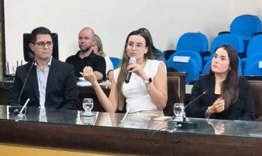 Dra. Carolina Gravina destaca papel da fisioterapia no enfrentamento da fibromialgia em audiência pública na Câmara de Ubá