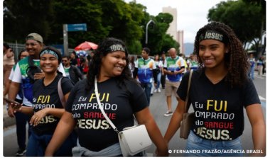 Jovens e mulheres puxam aumento de evangélicos no país, revela IBGE