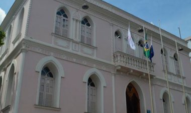 MPMG ajuíza ação de improbidade contra prefeito de Visconde do Rio Branco por promoção pessoal com recursos públicos