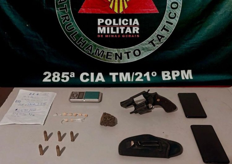 Polícia Militar prende suspeito de liderar facção criminosa por tráfico de drogas, porte de arma e mandado de prisão no povoado São Domingos em Ubá