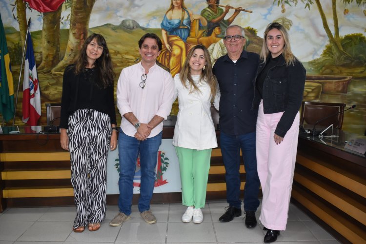 Câmara de Ubá e Unifagoc firmam parceria para realização do Pré-Enem Social 2025