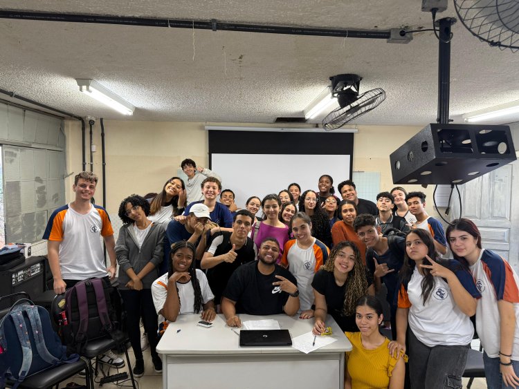 Música e Arte na Escola: Vereador Lucas Zócoli inicia projeto voluntário na Escola Estadual Senador Levindo Coelho