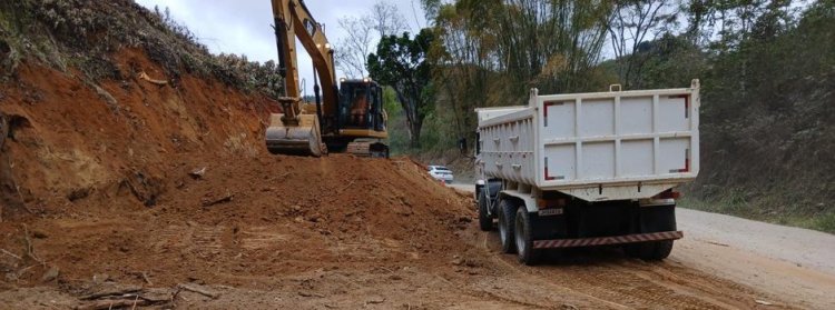 Após 12 anos de espera, começam obras de recuperação da MG-457 entre Santa Rita de Jacutinga e Bom Jardim de Minas