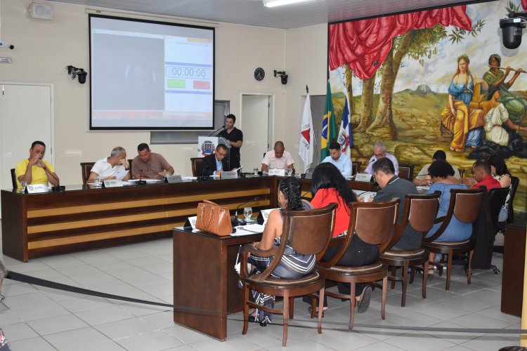 Câmara Municipal de Ubá aprova sete projetos e dezenas de requerimentos em reunião ordinária