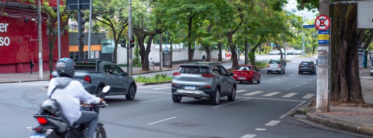 Candidatos à habilitação aprovados nas etapas anteriores já podem agendar exame prático diretamente no site do Detran-MG