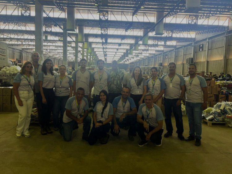 Voluntários da Copasa destinam doações às famílias atingidas pelas enchentes em Ubá